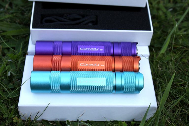 Przyglądamy się kolejnej odsłonie latarek Convoy s2+ – Cyan, purple i orange