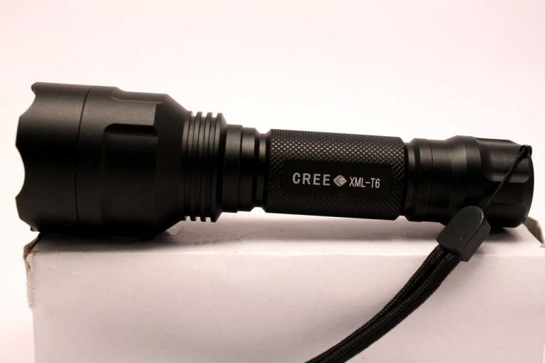 Ultrafire c8 – słaby klon latarki Convoy c8 +🎥