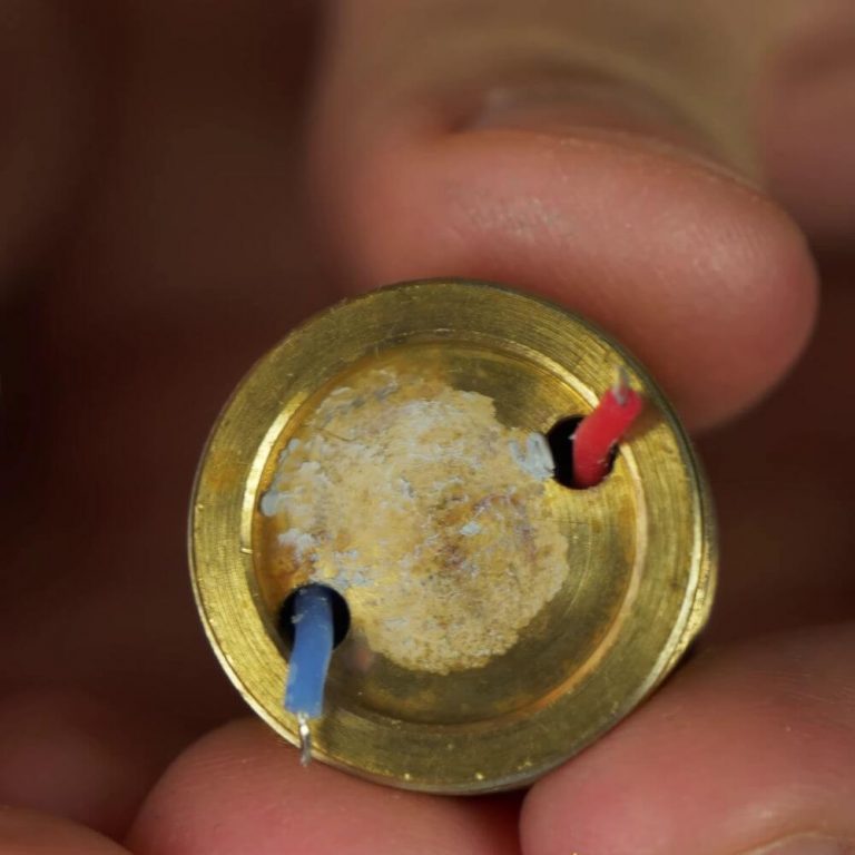 Wymiana pasty termoprzewodzącej w latarce Convoy s2+ + 🎥