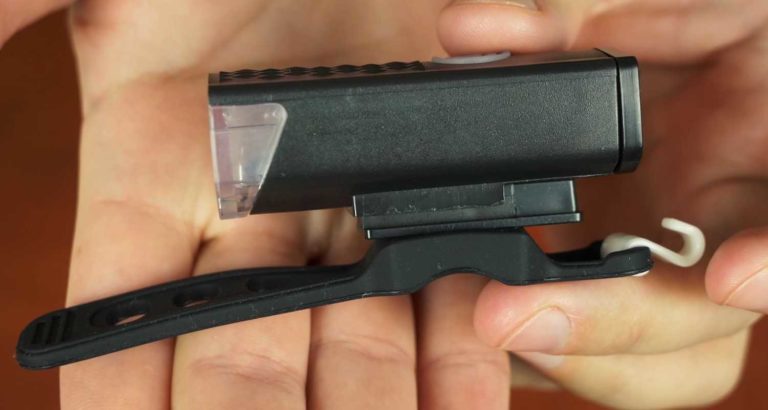 Tania lampka rowerowa z wbudowanym akumulatorem i „odcięciem” 🎥