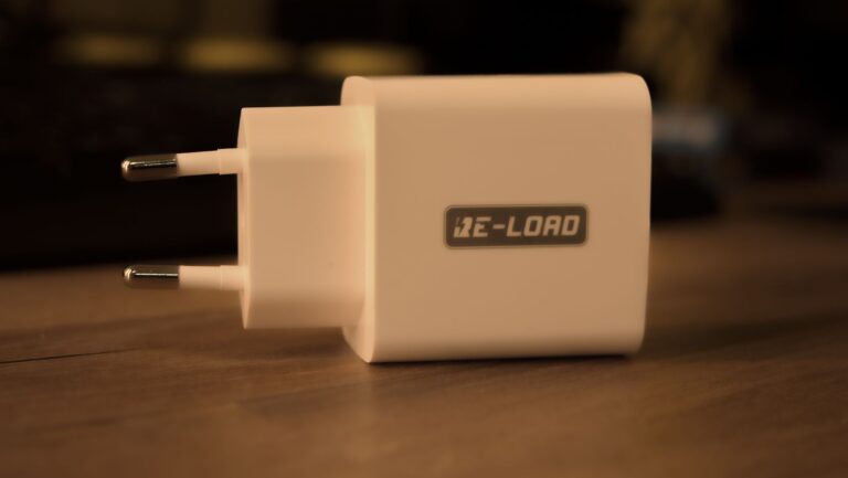 Ładowarka USB RE-LOAD 20W USB-A USB-C Quick Charge Power Delivery – Akcesoria z ACTION #1